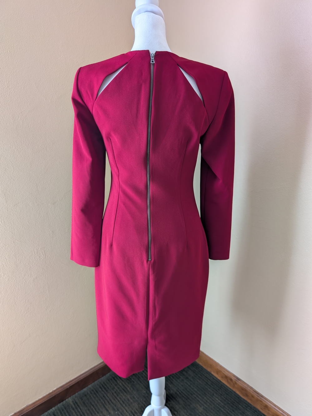 Alice + Olivia Scottie Cut Out Dress | Bordeaux | Size 6 | NWT - Picture 7 of 15